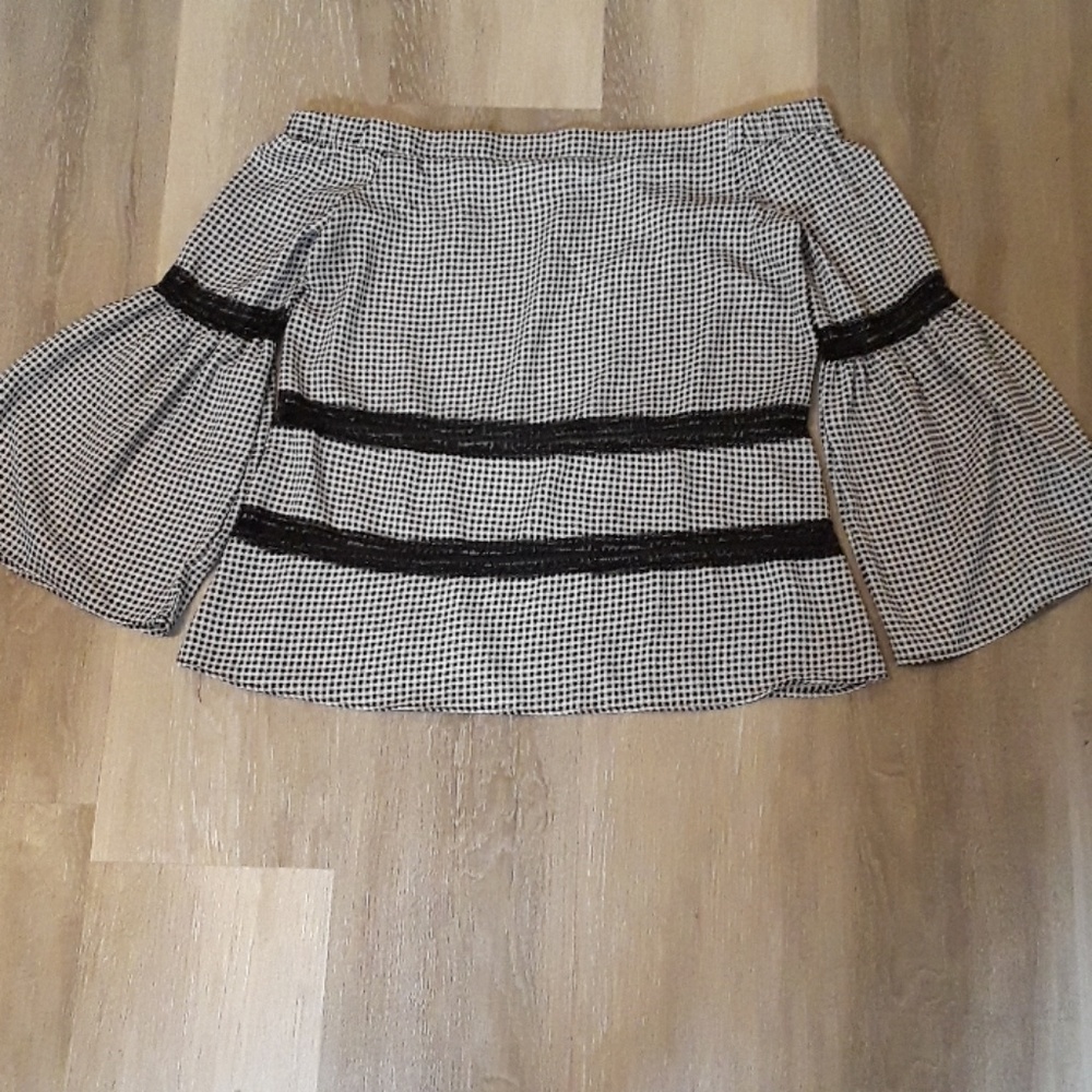Adorable off shoulder blouse